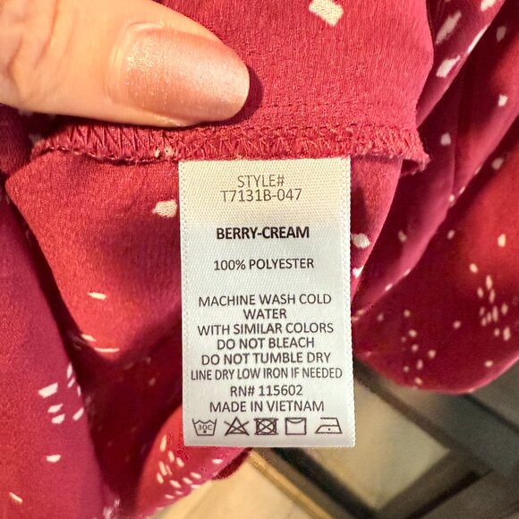 ❤️ Lush Berry-Cream Print Blouse | Size Medium - Fits like a Large - Picture 6 of 11